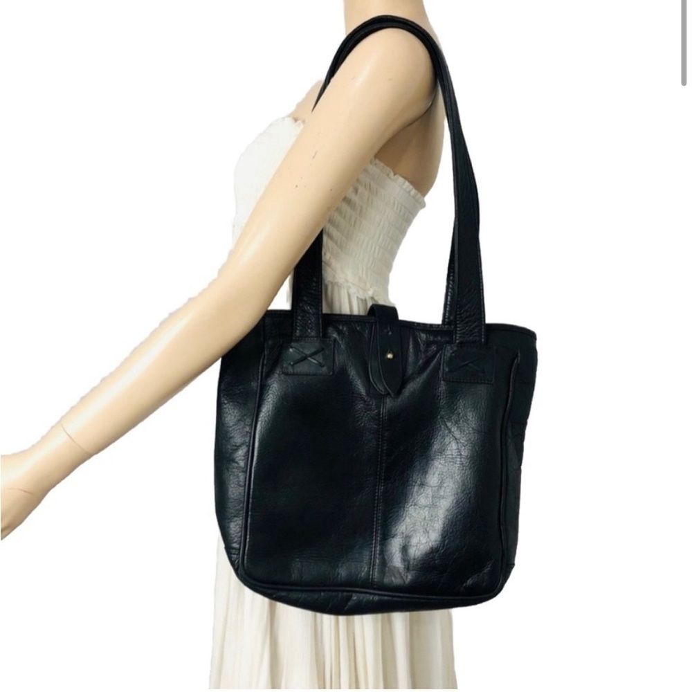 CLAVA America shoulder black leather bag